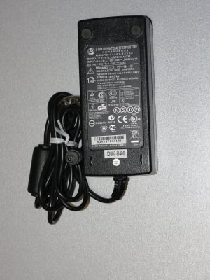 ADAPTATOR AC/DC LSE0107A1230