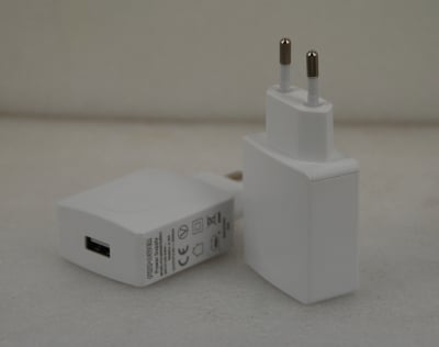 ADAPTER  AC/DC  BSY01J3050200V USB