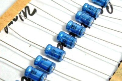 TANTAL AXIAL 3.3UF/25V