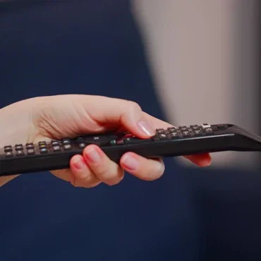 Sisteme DVD și audio cu telecomandă și videocasetofon