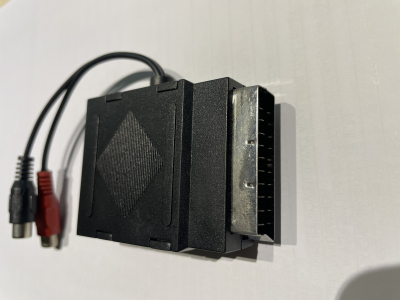 ADAPTOR Mufă/mufă SCART + 2 mufe phono (audio)