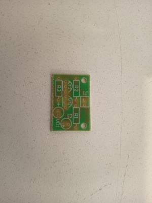 PCB pentru asamblarea unui generator cu LED intermitent