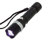 Lanternă LED LENSER rezistentă la apă și praf